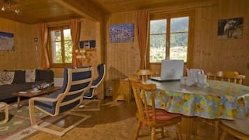 Chalet, 2 Bedrooms | Living room | TV, DVD player