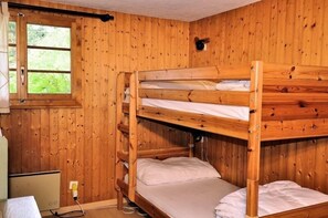 Chalet, 4 Bedrooms | Free WiFi