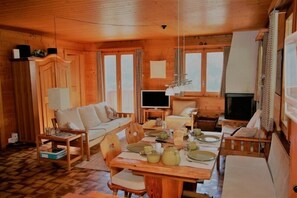 Apartment, 3 Bedrooms | Living room | TV, DVD player - Stachelbeere OG (Fiesch)