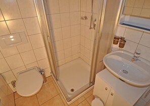 Apartment, 2 Bedrooms | Bathroom | Hair dryer - Stachelbeere UG (Fiesch)