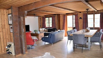 Apartment, 3 Bedrooms | Living area