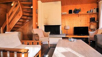 Apartment, 3 Bedrooms | Living area | TV