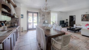 Private kitchen | Espresso maker, fridge, oven, stovetop