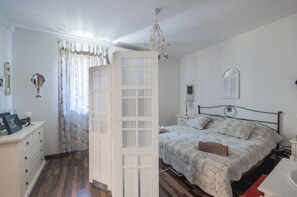 3 bedrooms, iron/ironing board, free WiFi