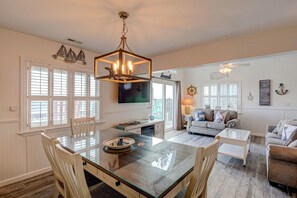 Smart TV, DVD player - Oceanfront Island Retreat, Views from the couch and deck! (North Topsail Beach)