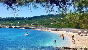 Beach nearby, beach bar