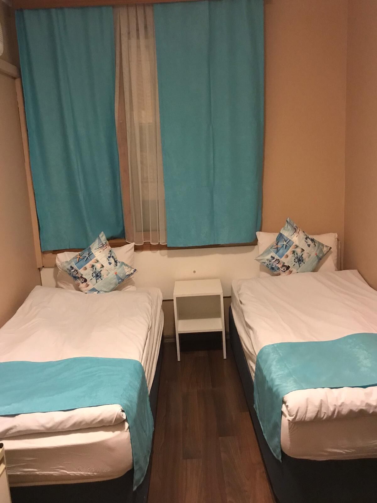 Standard Twin Room | Desk, free WiFi