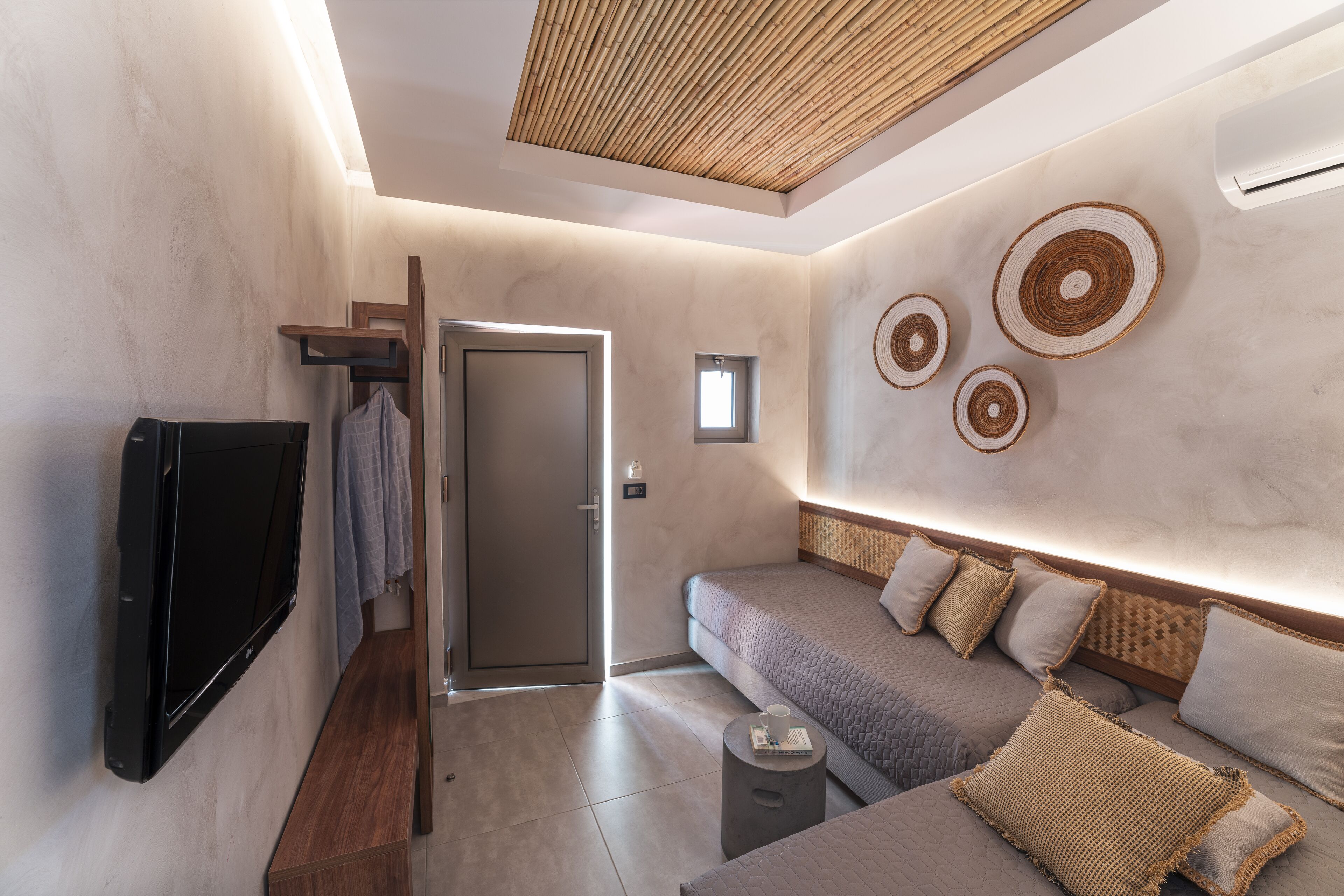 Junior Suite, Balcony | Living area | 32-inch flat-screen TV with satellite channels, TV