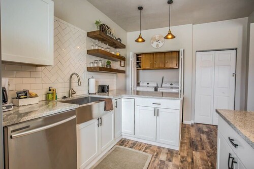 Historic flat near Old Colorado City & Garden Gods