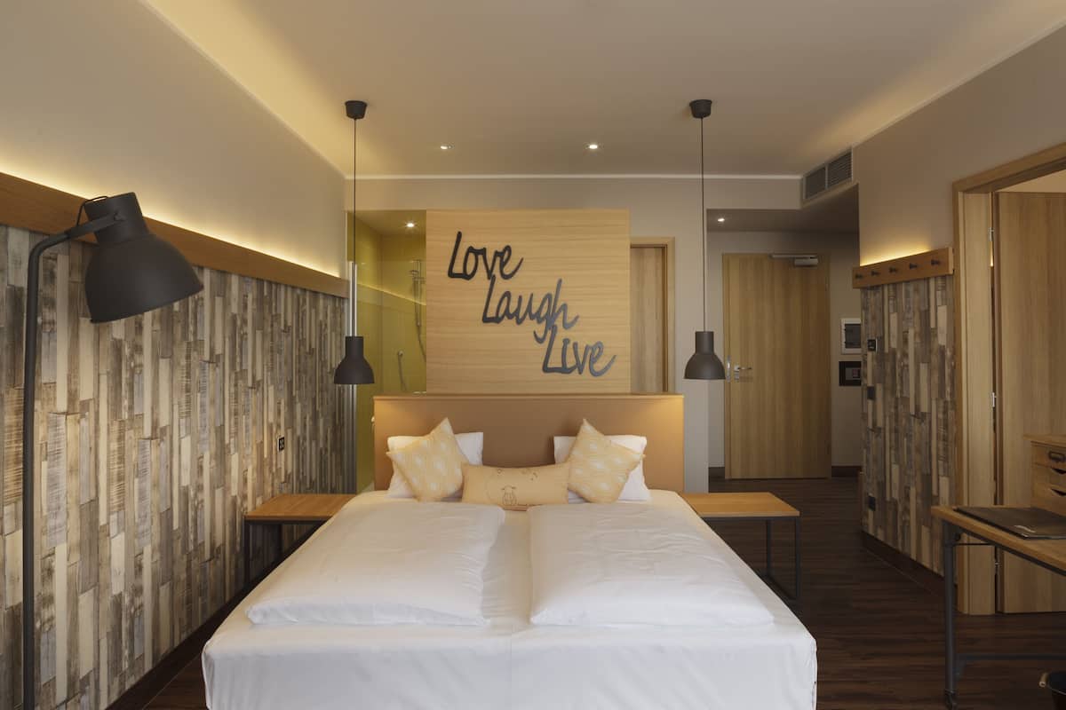 Suite familiar | 1 habitación, minibar, caja de seguridad en la habitación y escritorio