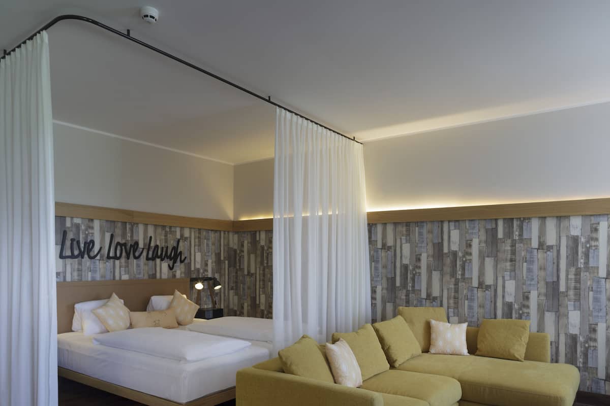 Suite Grand | 1 habitación, minibar, caja de seguridad en la habitación y escritorio