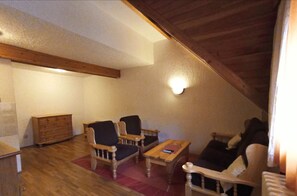 Comfort Apartment, 2 Bedrooms | Egyptian cotton sheets, premium bedding, down comforters