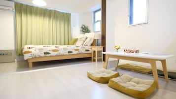 Room (4) | Iron/ironing board, free WiFi