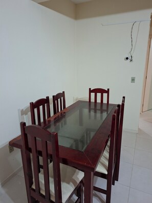 Dining - Apartment on the sand of Ingleses, Florianópolis-SC (Ingleses do Rio Vermelho)