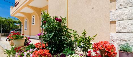 Departamento (Two-Bedroom Apartment with Terrace) | Exterior