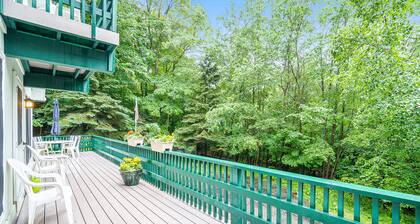 Adorable home with private balcony & wraparound deck