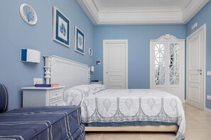 5 bedrooms, iron/ironing board, free WiFi, bed sheets