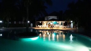 Piscine extérieure, piscine chauffée