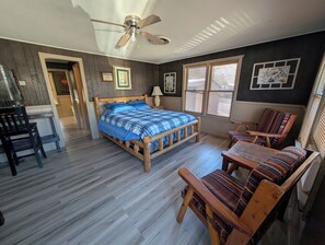 1 Bedroom  Mountain View Cabin