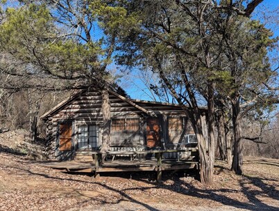 Cedarvale Cabins at Turner Falls