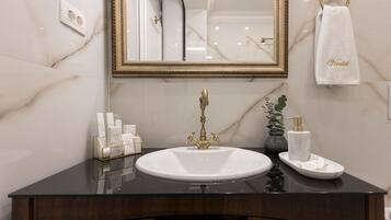 Double Room (Superior Double Room) | Bathroom