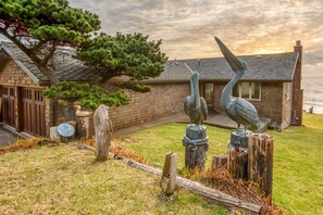 Exterior detail - Watch the waves at this Oceanfront Home-Hot Tub, Amazing Views and Pet Friendly! (Depoe Bay)
