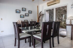 Dining - Beachfront House, almost private beach-La Fragata (Sayulita)