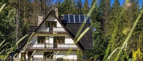 المنشأة من الخارج