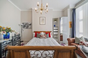 1 chambre, fer et planche à repasser, Wi-Fi, draps fournis