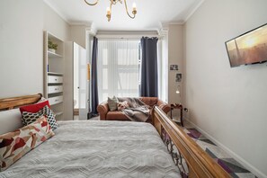 1 chambre, fer et planche à repasser, Wi-Fi, draps fournis