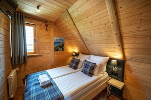 Cabin (Domek 1) | 3 bedrooms, individually decorated, iron/ironing board, free WiFi