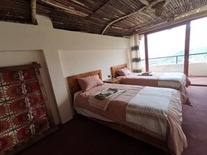 Apartemen, pemandangan gunung | Kedap suara dan seprai linen