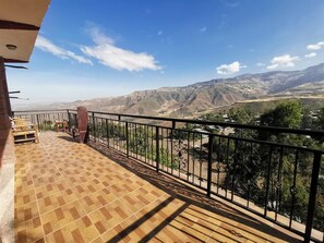 Căn hộ Deluxe | Hiên