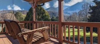 Rainbow Mountain Retreat - Maggie Valley , pet friendly, hot tub, walkable