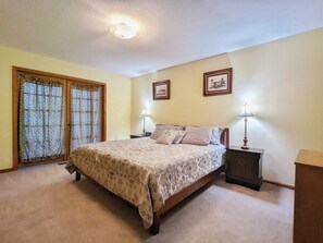 2 chambres, fer et planche à repasser, Wi-Fi gratuit, draps fournis