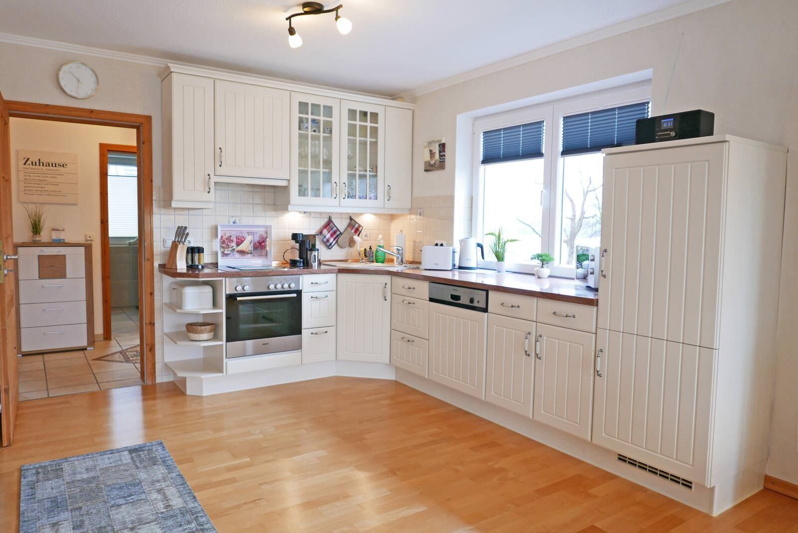 Kühlschrank, Mikrowelle, Ofen, Geschirrspüler