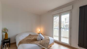 1 chambre, fer et planche à repasser, lit parapluie, Wi-Fi