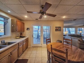 Interior - Llyn Blaen Lower, Lake Junaluska, Lakeside and Mountain Views, Gas FP, Central (Lake Junaluska)