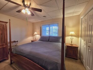 3 bedrooms, iron/ironing board, Internet, bed sheets