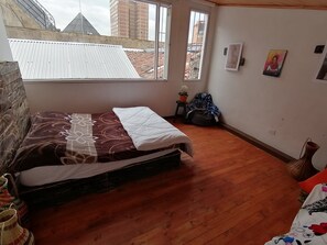 Free WiFi, bed sheets