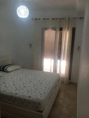 Apartment, 2 Bedrooms | 2 bedrooms, bed sheets - Bab Okla Route De Sebta (Martil)