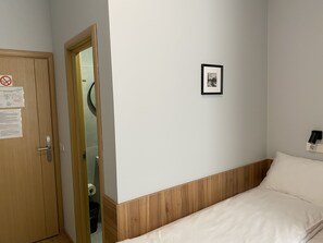 Single Room | Free WiFi, bed sheets - Stay Express Hotel (Vilnius)