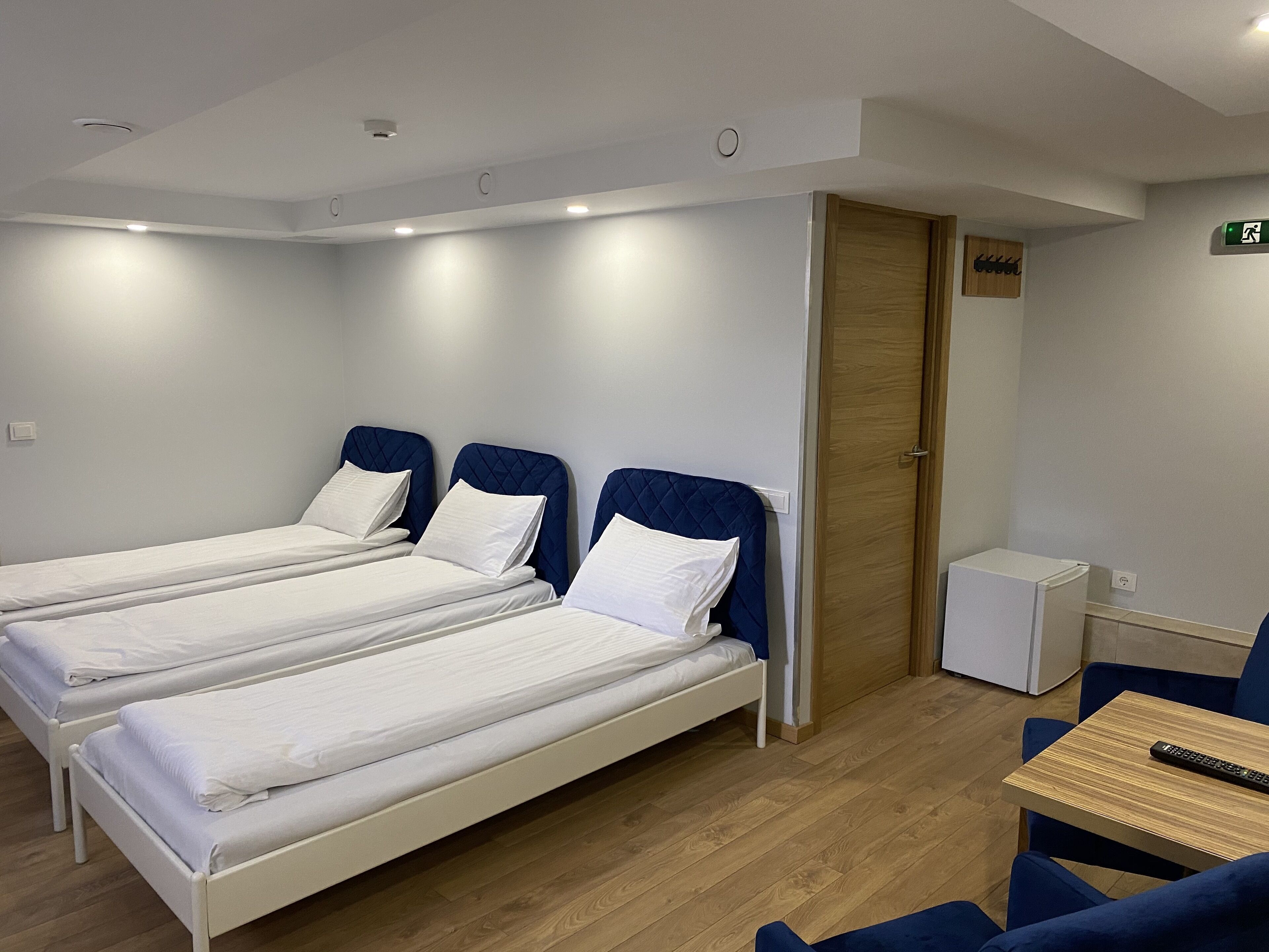 superior quadruple room | free wifi, bed sheets