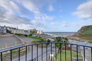 Property grounds - 3 Bed in Ilfracombe (oc-7cove) (Ilfracombe)