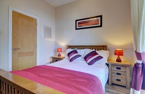 3 habitaciones, tabla de planchar con plancha y cuna de viaje