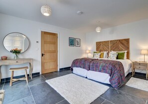 2 chambres, fer et planche Ă repasser, Wi-Fi gratuit, draps fournis
