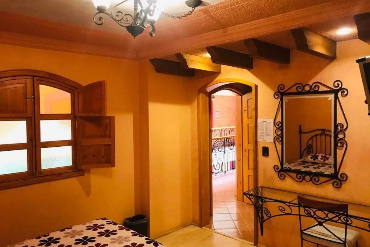 Habitación básica con 2 camas individuales | Wifi gratis