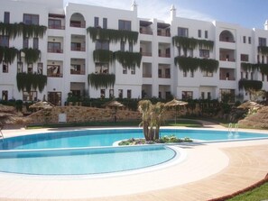 Outdoor pool - Vue Piscine Marina Jfr (Allyene)