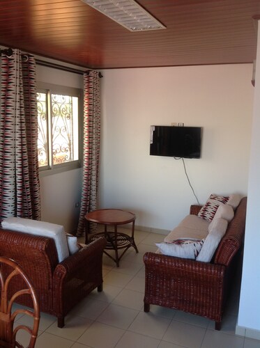 Appartement meublé neuf à mendong 