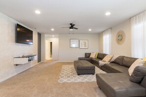 Villa | Living room | Flat-screen TV